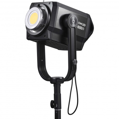 Осветитель светодиодный Godox Knowled M600D студийный - фото 10