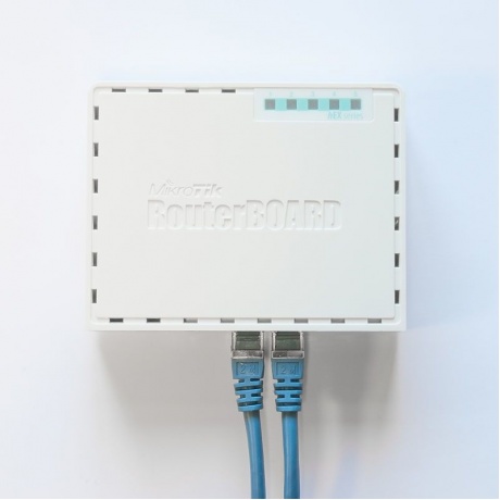 Маршрутизатор MikroTik hEX RB750Gr3 белый - фото 10