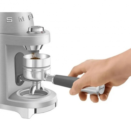 Кофемолка Smeg CGF02SSEU серебро - фото 6