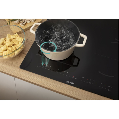 Индукционная варочная поверхность Gorenje GI6432BSCE черный - фото 12